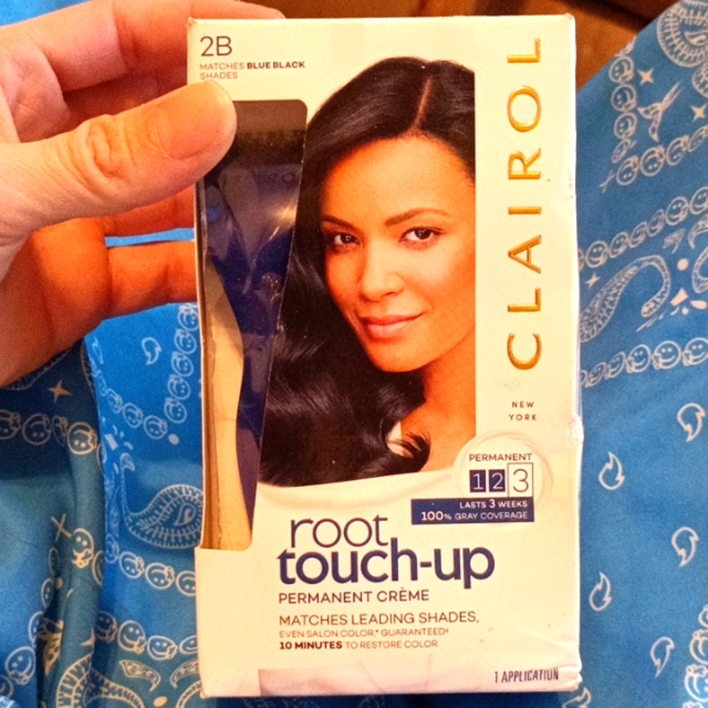Clairol root touch up dye